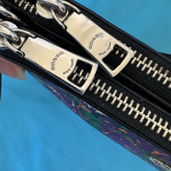 Coach Lyla EUC dual zip violet floral crossbody - Picture 8 of 8